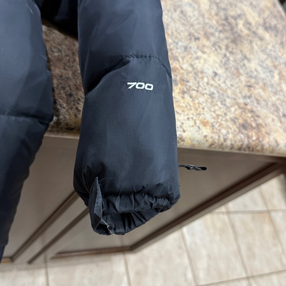 The North Face Men's Dark Puffer Jacket - Picture 15 of 17